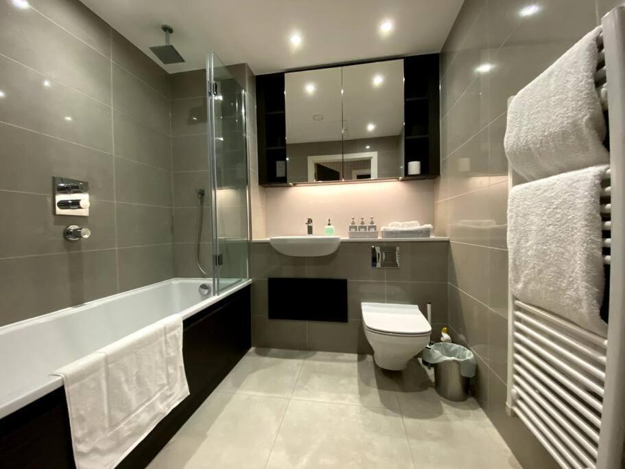 Club White London Bridge One Bedroom Apartment Экстерьер фото